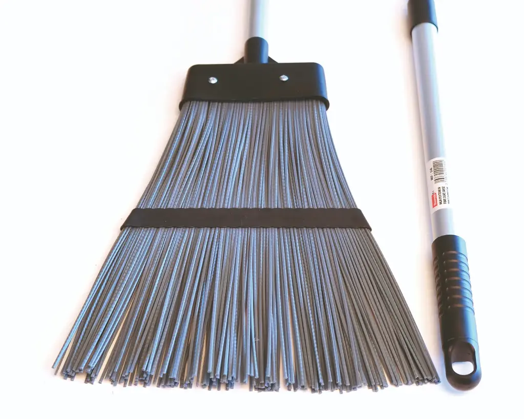 BALAI D'EXTERIEUR MANCHE TELESCOPIQUE INTEGRE FIBRE SYNTHETIQUE