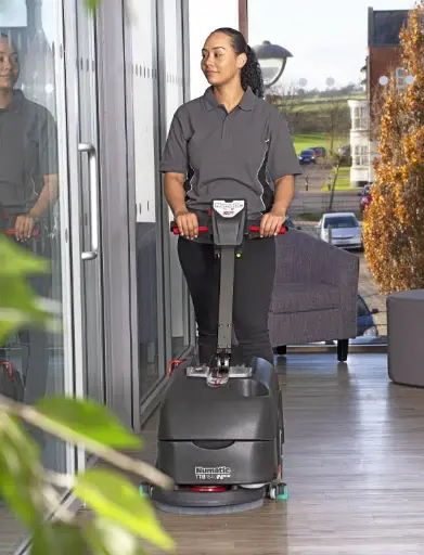 [919659 + 913686] AUTOLAVEUSE TTB1840NX NUMATIC + 1 BATTERIE LITHIUM + BROSSE 