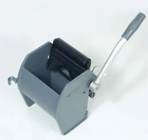 [4055] PRESSE A ROULEAU